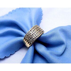 Beautiful 14K Solid Yellow Gold Designer Round Diamond Cluster Ring - Size 7.75